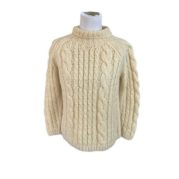 Vintage made in Italy for Stewart’s Baltimore cream wool sweater size S - Picture 1 of 8
